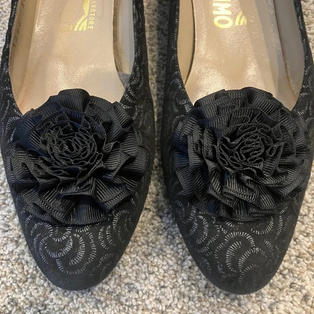 VTG Salvatore Ferragamo Black Silver Swirl Flower Wedge Pumps 7.5 AAAA Narrow
